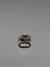 Flask snuffbox, 19th century, China, Qing 1644–1911. Layered transparent glass with a black top
