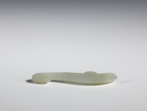 Belt clasp, Chinese, birds, Qing 1644–1911, handle with an edge on the spine and a pointed tip.