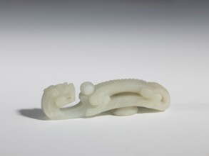 Belt clasp, Chinese, dragons iconography, dragon with pearl, Qing 1644–1911. Head in the shape of a