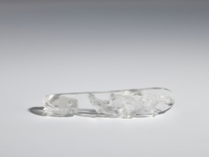 Belt clasp, Chinese, Qing 1644–1911. Shaft: lizard-dragon chilong. Rock crystal with inclusions;