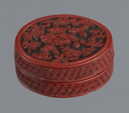Box with lid; Chinese; Two-tone lacquer red and black lacquer inside; floral ornament with peonies,