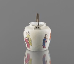 Teapot with a lid, Paderewski, Ignacy Jan 1860-1941 mentioned; Chinese art; Chinese culture; Qing