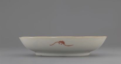 Plate. Chinese porcelain fragment, Qing dynasty 1644–1911, 19th century. White glaze with overglaze