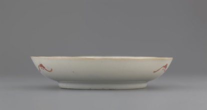 Plate. Porcelain fragment with white glaze; decoration painted with overglaze enamel paints