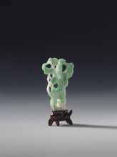 Guanyin, white-green jade, full sculpture, engraved, 19th century Qing dynasty, China, Chinese