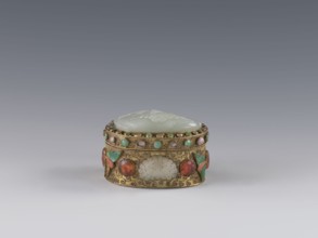Box with lid, Chinese art, Chinese, Qing 1644–1911. The lid is inlaid with a jadeite plaque with a