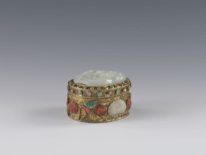 Box with lid;, Chinese, Qing dynasty 1644–1911, late 19th century. Jadeite plaque inlaid in the lid