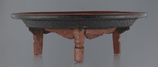 Ritual vessel, gift, Burmese art, Burmese culture, religious rites. Tray with a fluted surface