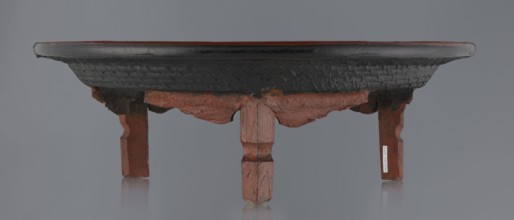 Ritual vessel, Burmese, 19th/20th century. Tray with a fluted surface showing a visible bamboo