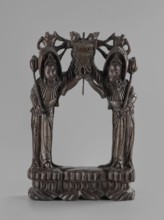 Stand, Chinese, Chinese art, figurative motifs, women, Qing 1644–1911, stand for hanging a gong,