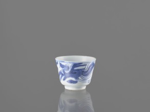 Bowl, ; fenghuang phoenix and dragons iconography; Chinese art; birds; blue-and-white porcelain;