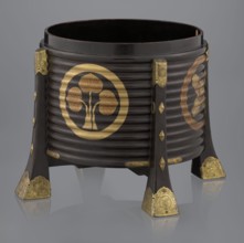 Container hokai for shells for the game kai awase, Japanese, Meiji 1868–1912 and Edo 1603–1868