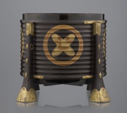 Container hokai for shells for the game kai awase;, Japanese; Meiji 1868–1912 and Edo 1603–1868