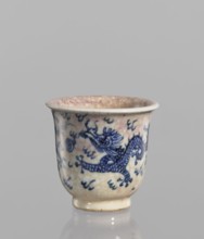 Bowl, Chinese, blue-and-white porcelain, 19th century. Bowl with a rolled edge and a small foot;