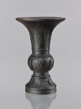 Gu-type vase gu cup, gu cups, Chinese art, Chinese culture, ceremonial ritual vessel with spiral