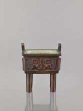 Fangding incense burner, Chinese, Qing dynasty 1644–1911, 18th century. Bronze vessel fangding