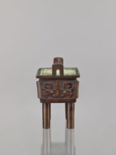 Fangding incense burner, Narozno Eckersdorf, Chinese art; fangding vessel; Chinese;