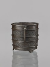 Incense burner, Chinese; censer with leiwen and meander ornament; ritual/ceremonial vessel with two