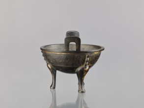 Ding incense burner, Chinese, Qing 1644–1911, 19th century, ceramic/bronze vessel censer;