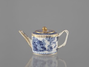 Teapot with a lid, Chinese, Qing dynasty 19th century, 1644–1912, blue-and-white porcelain teapot
