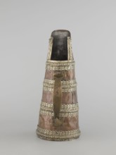 Tea pot, 19th century, Tibet. Teapot/kettle; vessel tapering towards the top with brass handle and