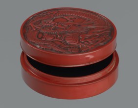 Box with a lid., Japanese, Meiji period 2nd half of the 19th century. Box with a wooden core