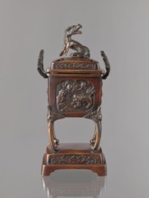 Incense burner koro with cover;, Incense burner in the shape of a cuboid box on four slightly