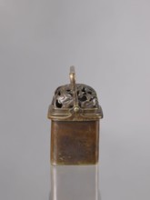 Hand warmer teaburi with lid, Japanese; Meiji period 1868–1912, 19th–20th century; bronze;