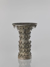 Zun-type vase, Chinese, Qing dynasty 1644–1911, 19th century, ceremonial ritual vessel decorated