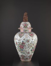 Guan vase with cover, ceramics, chrysanthemums, covers, Chinese art, Chinese culture, decorative