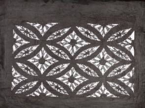 Katagami dyeing stencil with a motif of overlapping circles shippô. Ise-katagami stencil, chuban
