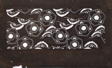 Dyeing stencil katagami with a pine tree and stylized hexagon motif matsu ni kawari kikkô moyô;