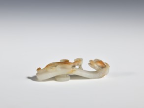 Belt clasp, purchase provenance; materials and form: belt clasp/belt buckle depicting lizards and