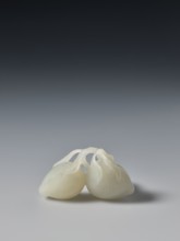 Paperweight — peaches; creator, Chinese; Qing dynasty Qianlong period, 1736–1795; materials: glass