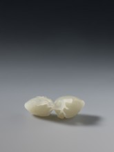Paperweight depicting peaches; maker, Chinese; Qianlong period 1736–1795, Qing dynasty 1644–1911;