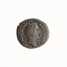 Denarius, Antoninus Pius 86–161; Roman emperor 138–161. Obverse: Head of Antoninus Pius uncovered