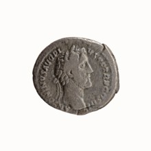 Denarius, Antoninus Pius 86–161; Roman emperor 138–161. Obverse: Head of Antoninus Pius in laurel