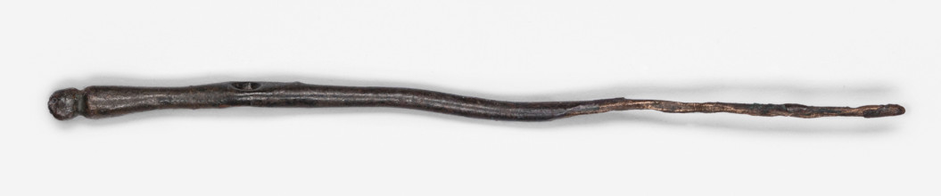 Clothes pin, Northern Mesopotamian workshop, pins for fastening garments, material culture, Short