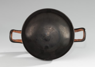 Black-finned kylix, Vicup type. Vicup-type kylixes are characterized by a straight edge and a