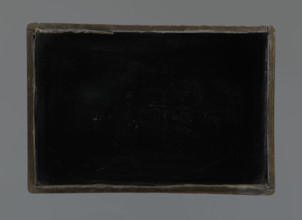 Box with a lid; Chinese art; figurative scenes; landscape motifs; Qing (1644–1911); pines; meander