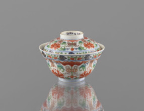 Bowl with a lid; porcelain, colored; decorated with bats, longevity shou, lotus tendril ornament,