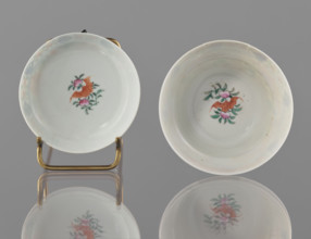Bowl with a lid; Chinese colored porcelain, Qing dynasty (Qianlong period/style, 1736–1795);