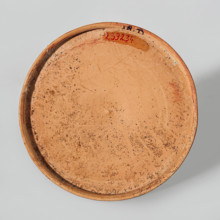 Lekanis lid, attributed to an author, 1st half of the 5th century BC, Greater Greece; vessel;