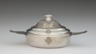 Écuelle by Louis I Dulaurier, goldsmith; tableware element. Body in the form of a smooth, circular