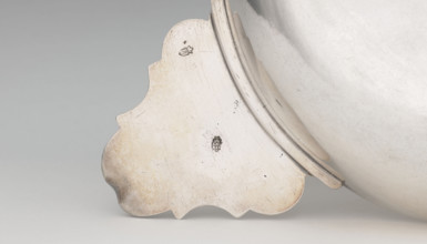 Écuelle by Louis I Dulaurier, goldsmith; tableware element. Body in the form of a smooth, circular