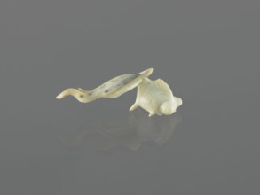 Fish-shaped paperweight; subject: fish; culture: Chinese, Qing dynasty (1644–1911); object type: