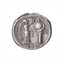 Victoria (personification); Jupiter (mythology); head of Jupiter; trophies; Victoria crowning;