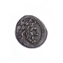 Jupiter (mythology), head of Jupiter; Wiktoria (personification) crowning trophies;