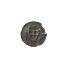 Denarius bracteate; triangular shield with a cross whose arms reach the edge; shields; one-sided