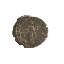 denarius, Marcus Aurelius (121–180; Roman emperor 161–180); obverse: head of M. Aurelius with a